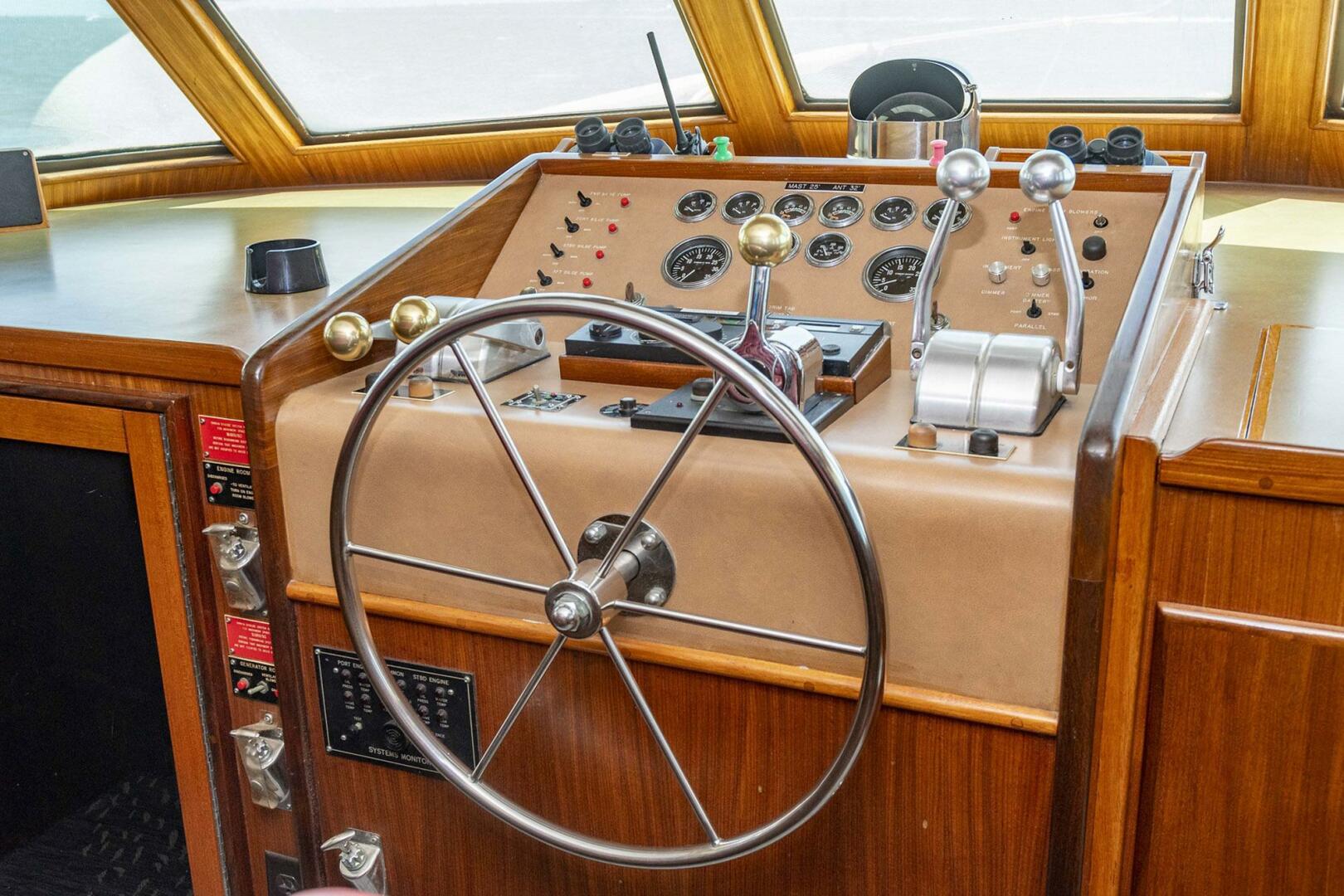 Slide: The Image of Hatteras 63 Motor Yacht 1987 - 4467638