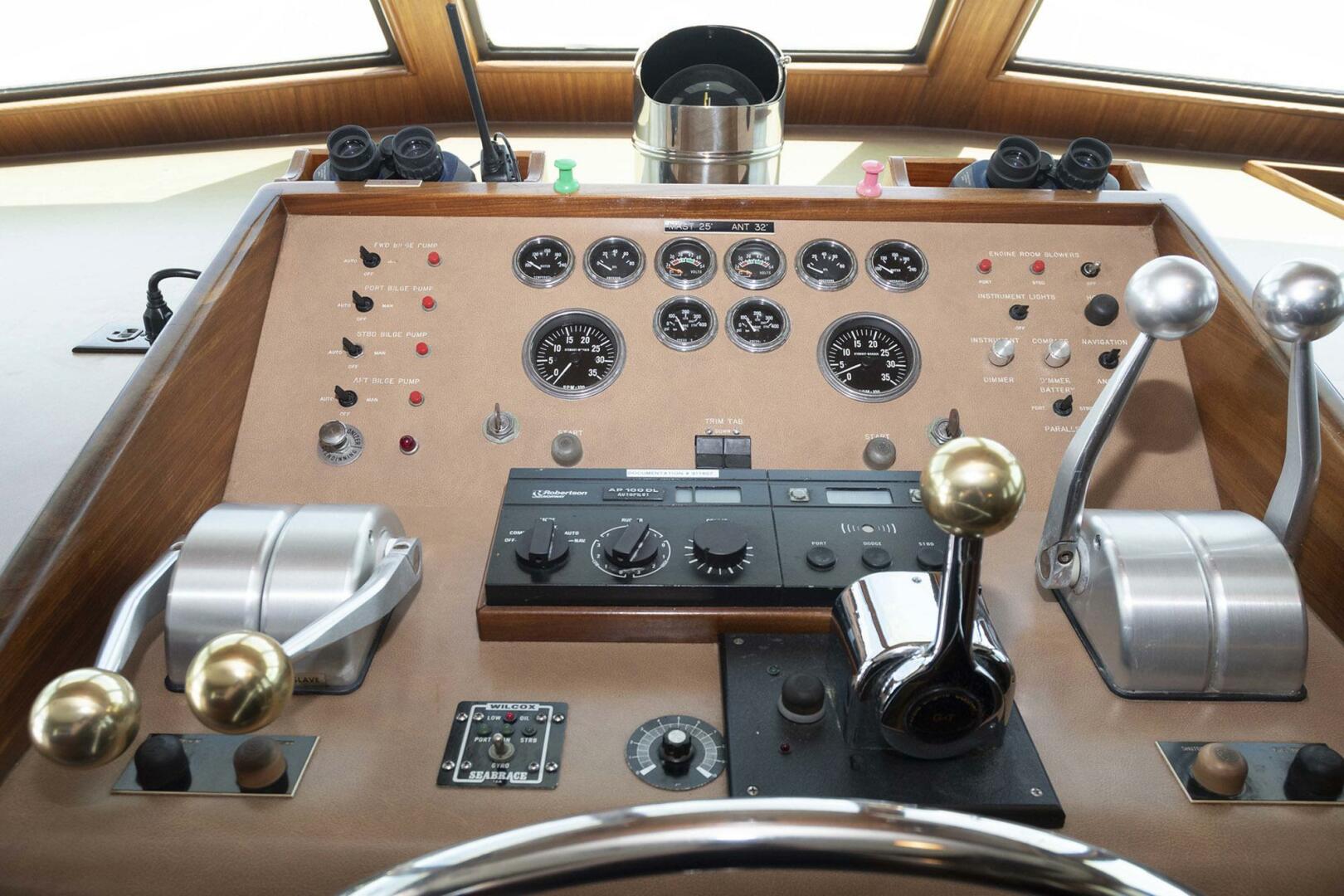 Slide: The Image of Hatteras 63 Motor Yacht 1987 - 4467645