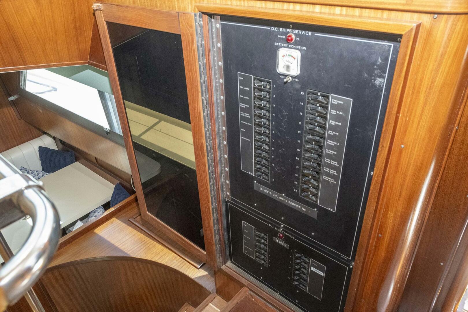 Slide: The Image of Hatteras 63 Motor Yacht 1987 - 4467651