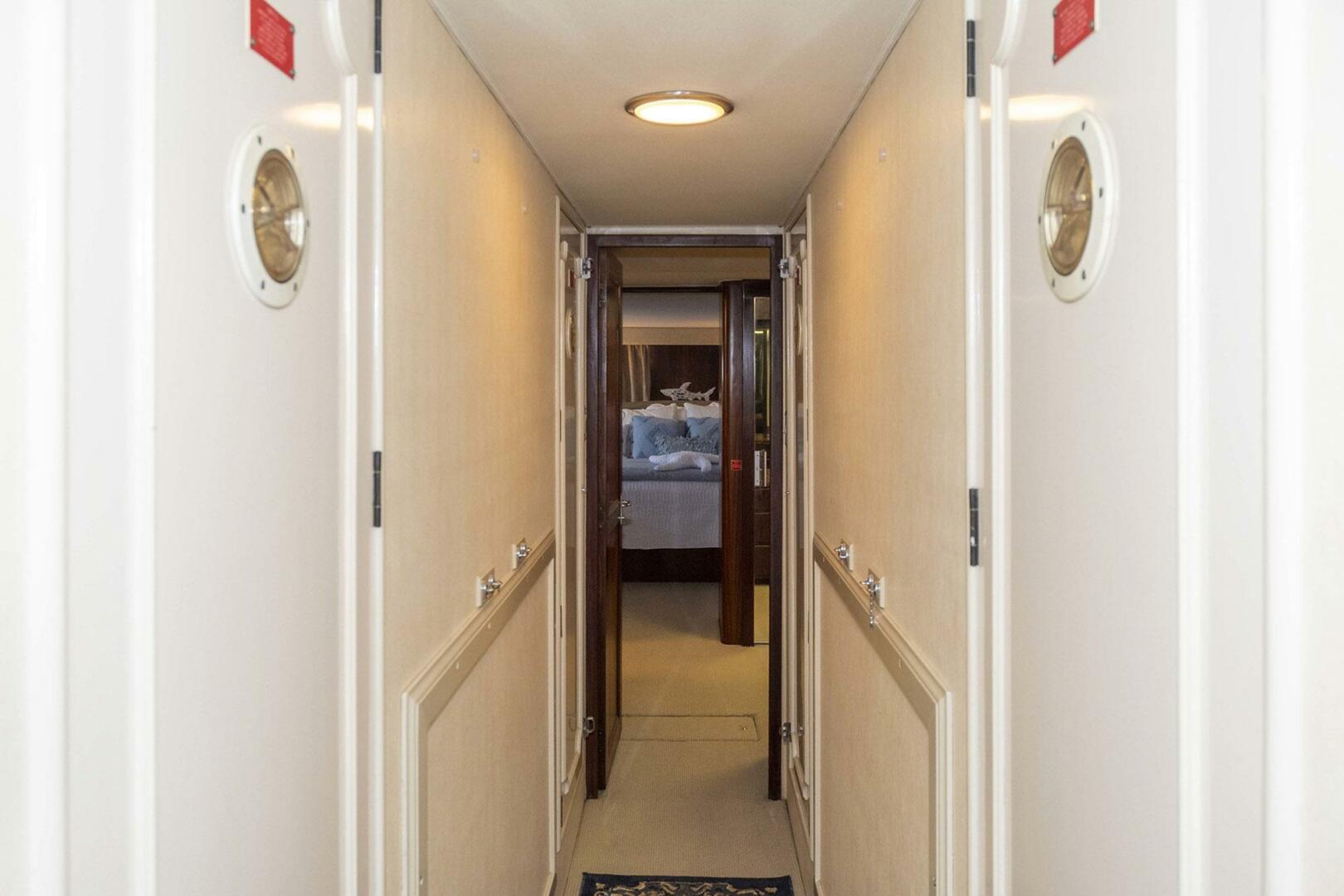 Slide: The Image of Hatteras 63 Motor Yacht 1987 - 4467658