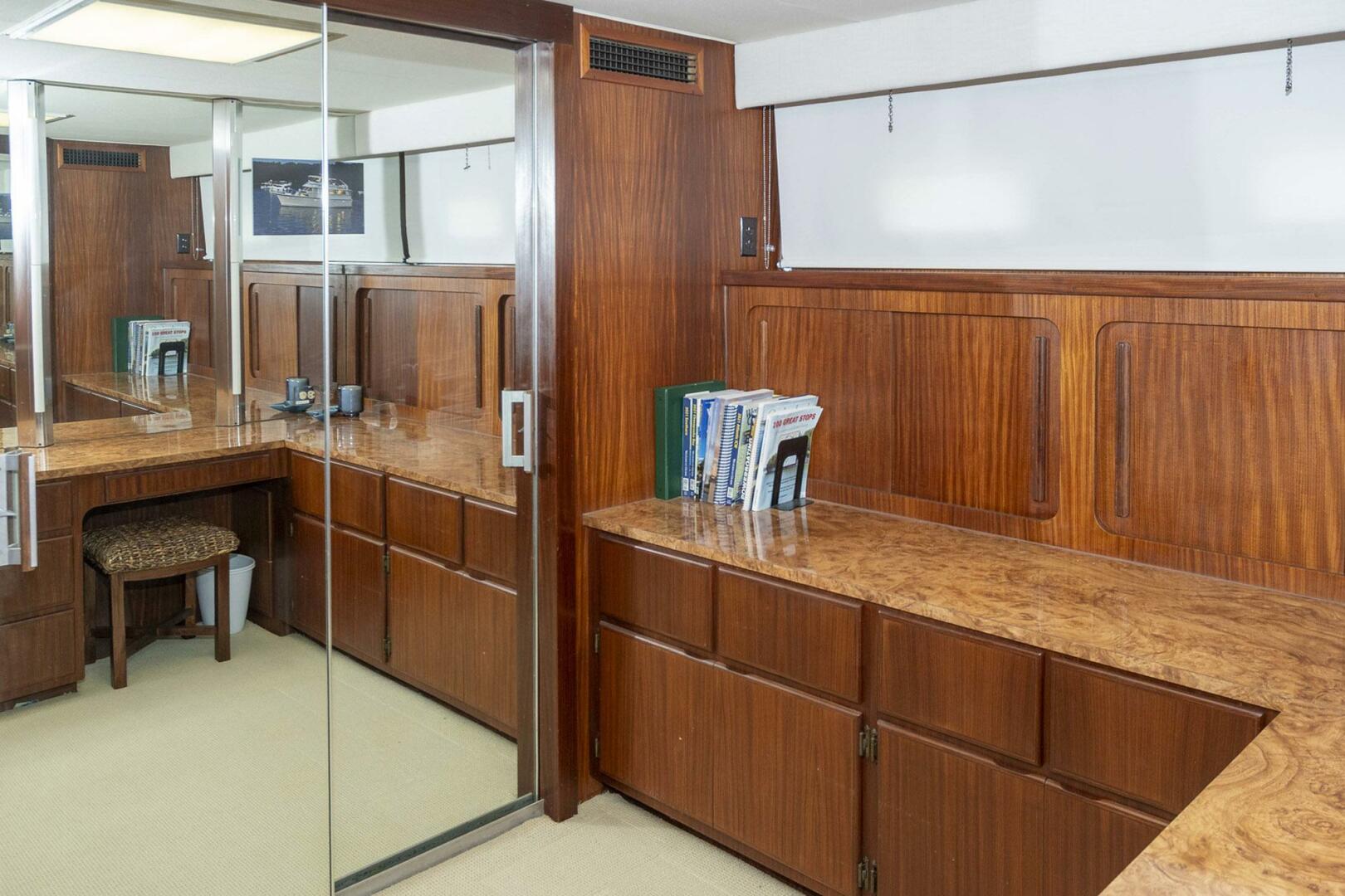 Slide: The Image of Hatteras 63 Motor Yacht 1987 - 4467660