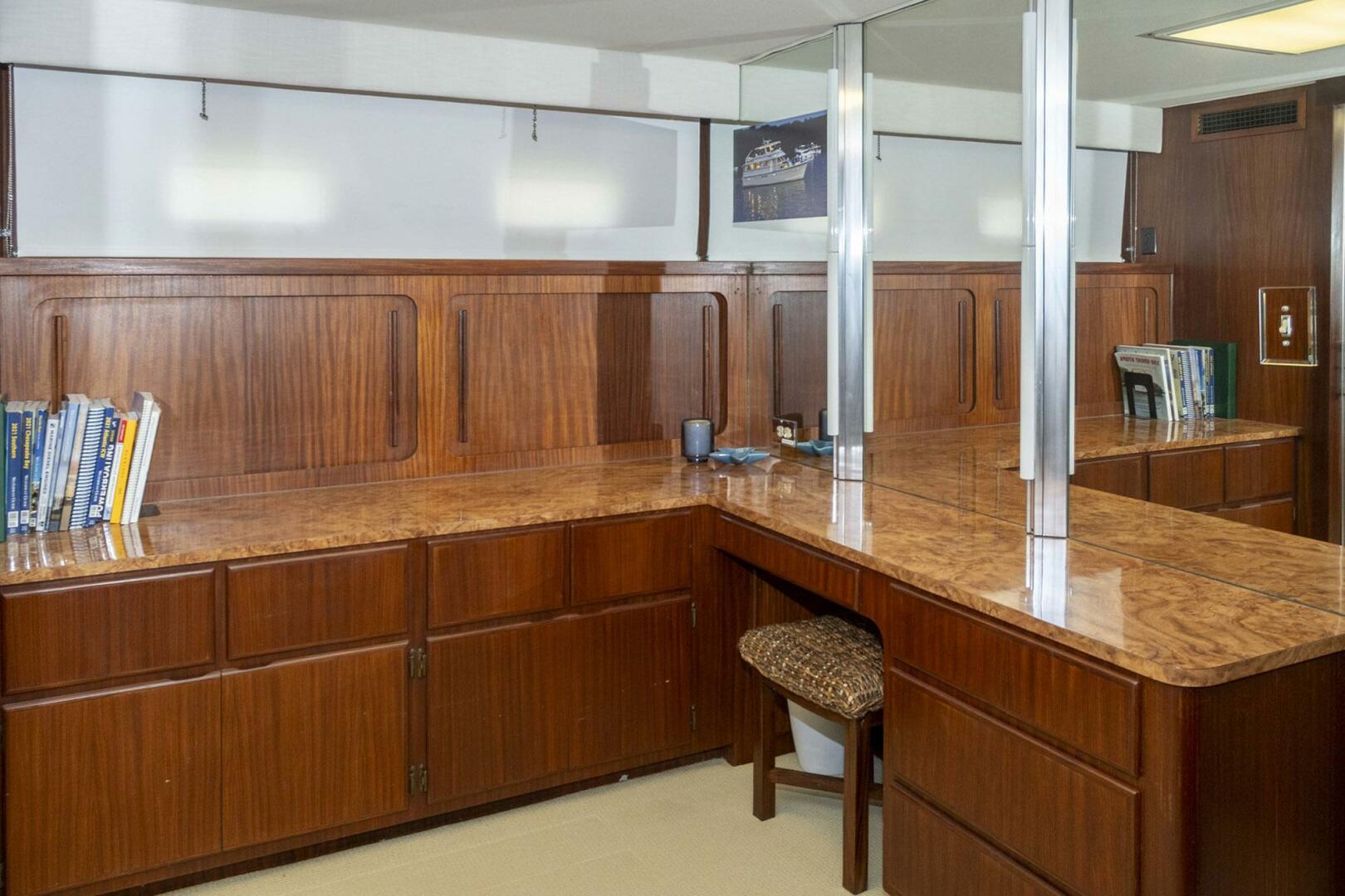 Slide: The Image of Hatteras 63 Motor Yacht 1987 - 4467661