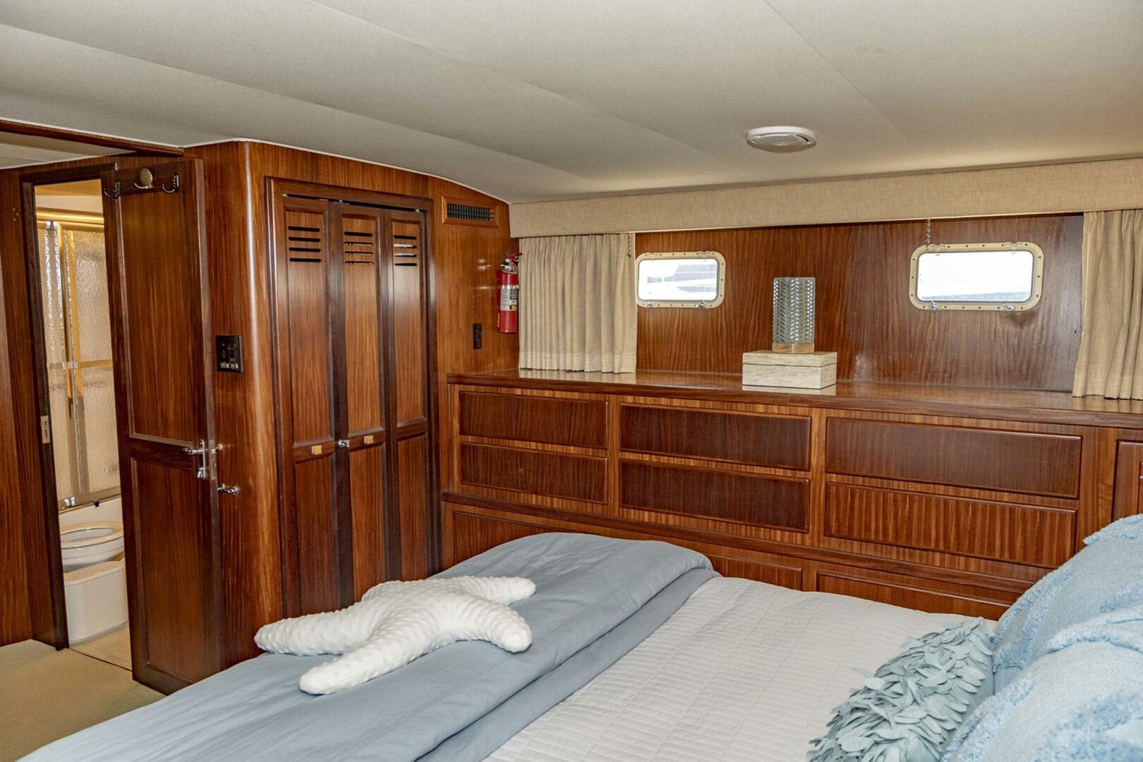 Slide: The Image of Hatteras 63 Motor Yacht 1987 - 4467664