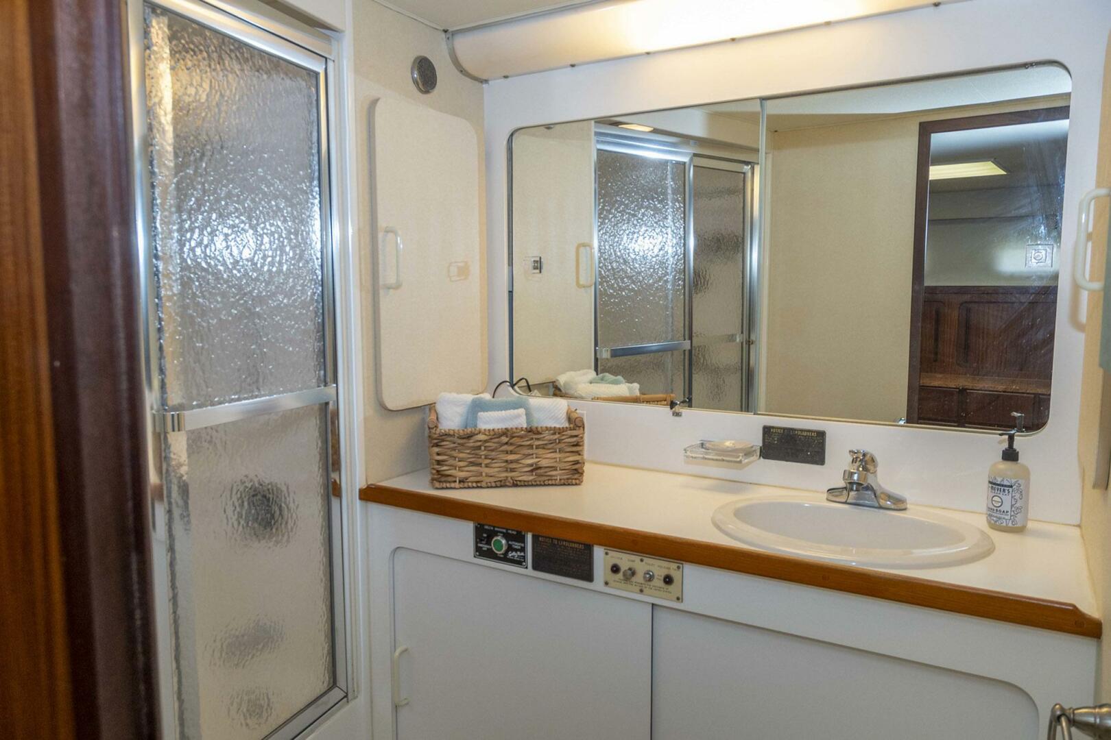 Slide: The Image of Hatteras 63 Motor Yacht 1987 - 4467670