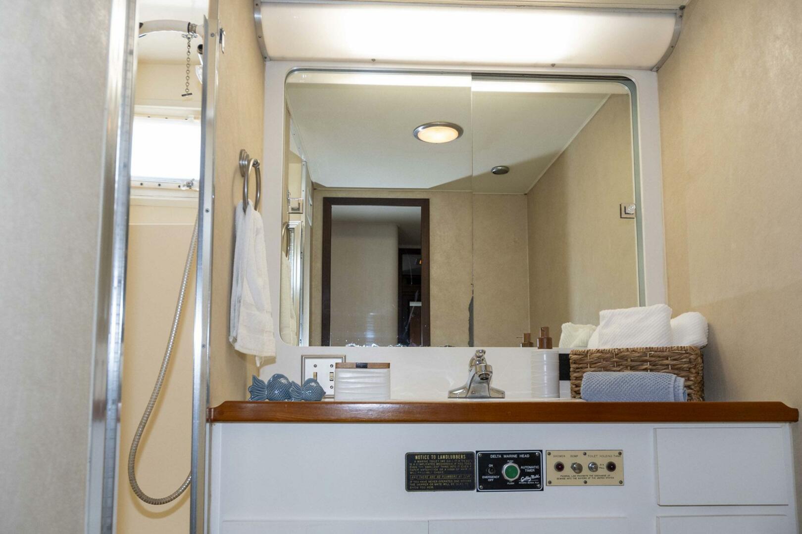 Slide: The Image of Hatteras 63 Motor Yacht 1987 - 4467678