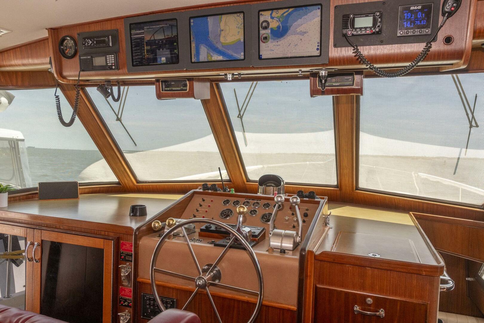 Slide: The Image of Hatteras 63 Motor Yacht 1987 - 4467650
