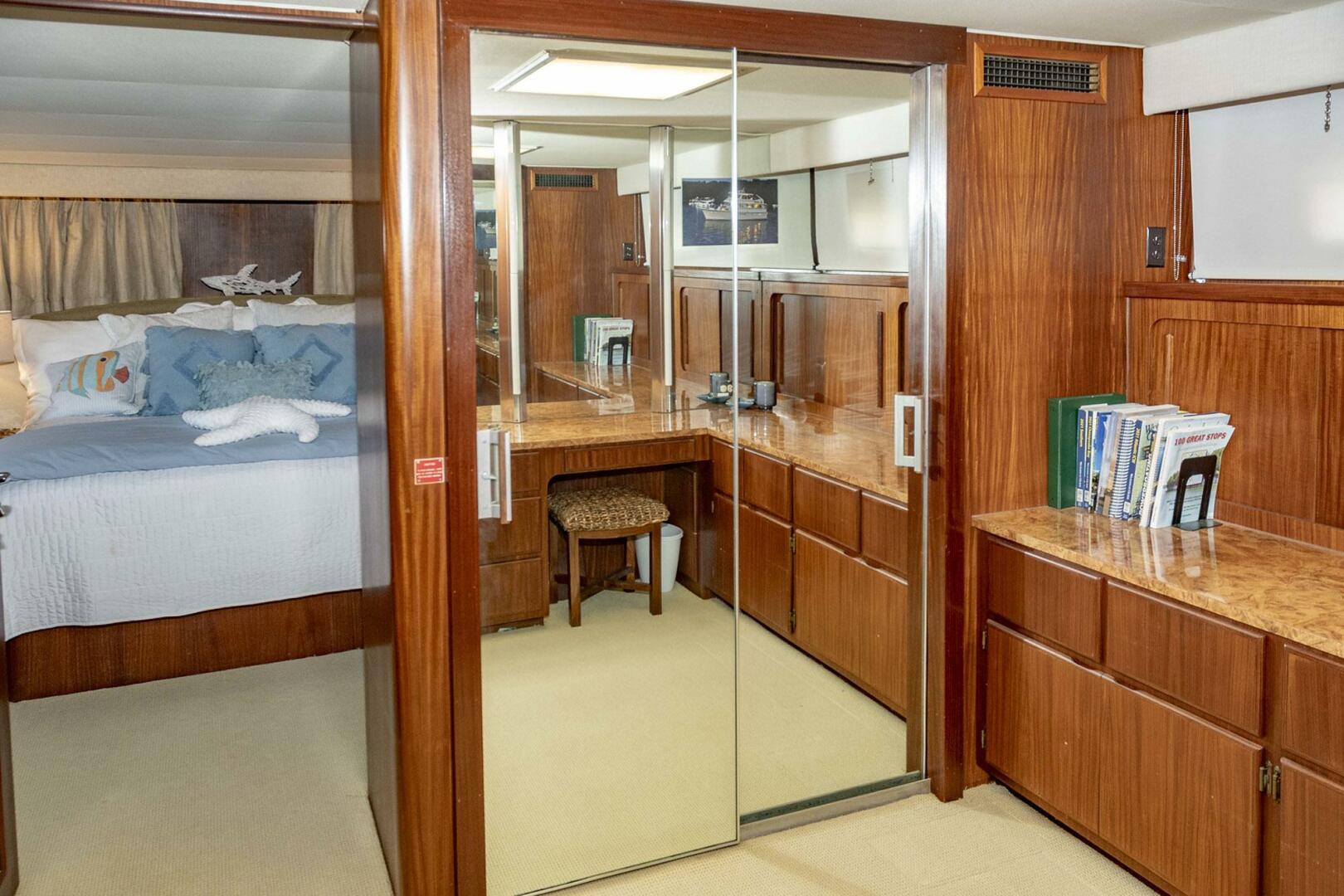 Slide: The Image of Hatteras 63 Motor Yacht 1987 - 4467659