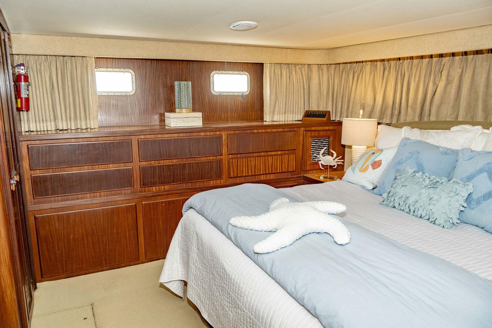 Slide: The Image of Hatteras 63 Motor Yacht 1987 - 4467663