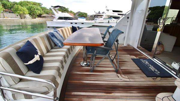 Slide: The Image of Hatteras 64 Motor Yacht 2006 - 16