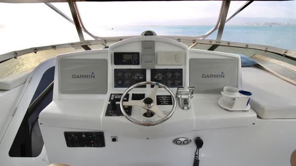 Slide: The Image of Hatteras 64 Motor Yacht 2006 - 25