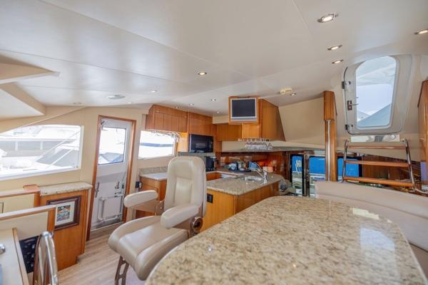 Slide: The Image of Hatteras 64 Motor Yacht 2006 - 34