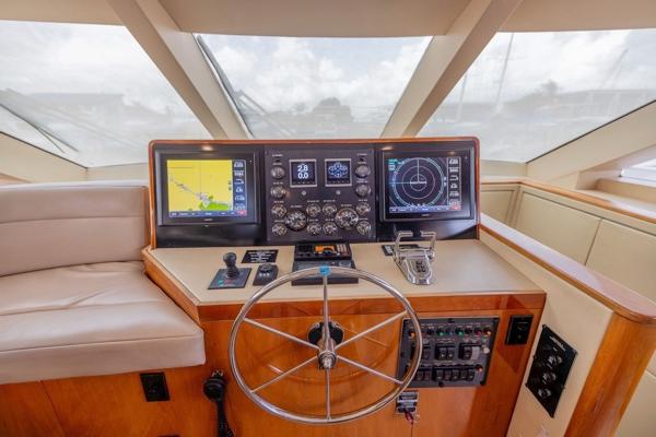 Slide: The Image of Hatteras 64 Motor Yacht 2006 - 42