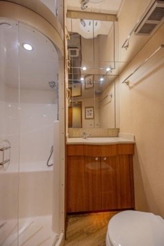 Slide: The Image of Hatteras 64 Motor Yacht 2006 - 53