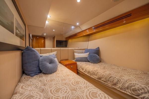 Slide: The Image of Hatteras 64 Motor Yacht 2006 - 54