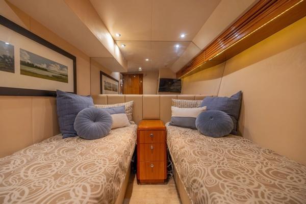 Slide: The Image of Hatteras 64 Motor Yacht 2006 - 55