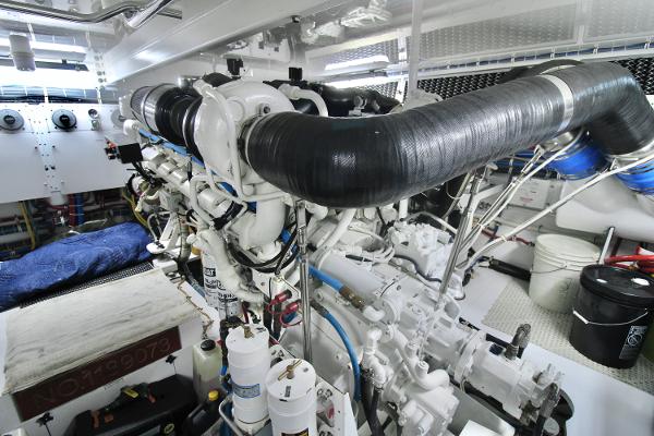 Slide: The Image of Hatteras 64 Motor Yacht 2006 - 61