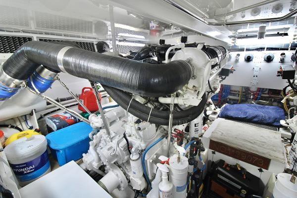 Slide: The Image of Hatteras 64 Motor Yacht 2006 - 64