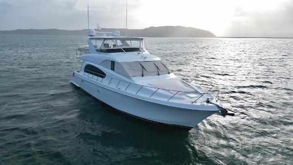 Slide: The Image of Hatteras 64 Motor Yacht 2006 - 8