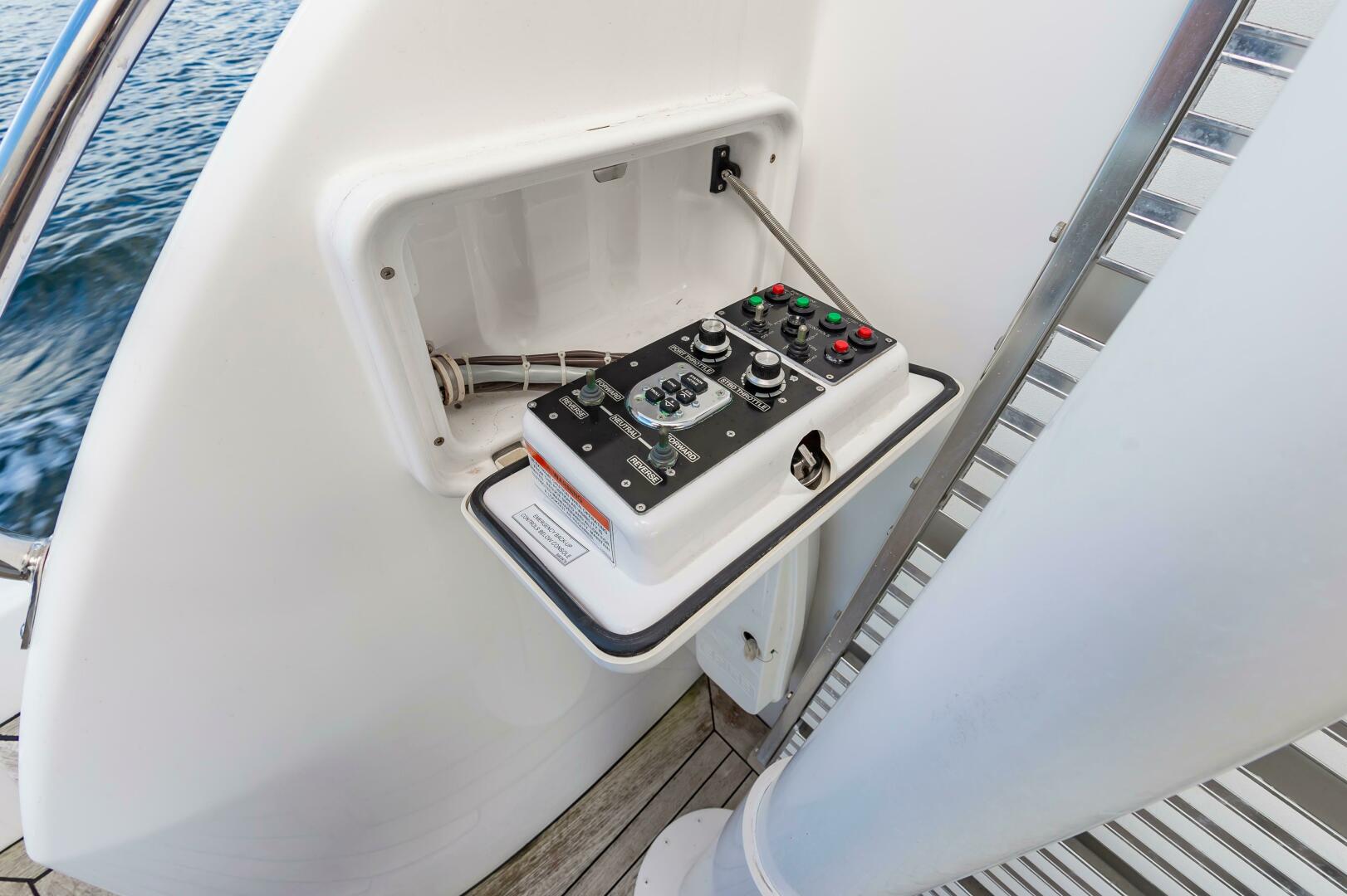 Slide: The Image of Hatteras 64 Motor Yacht 2007 - 4784782