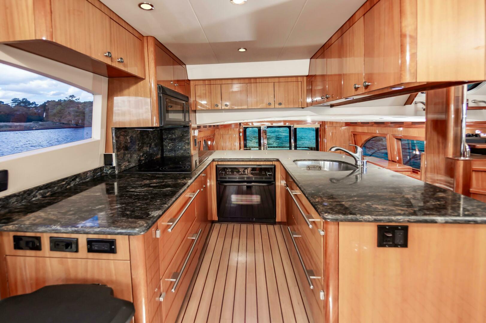 Slide: The Image of Hatteras 64 Motor Yacht 2007 - 4784796