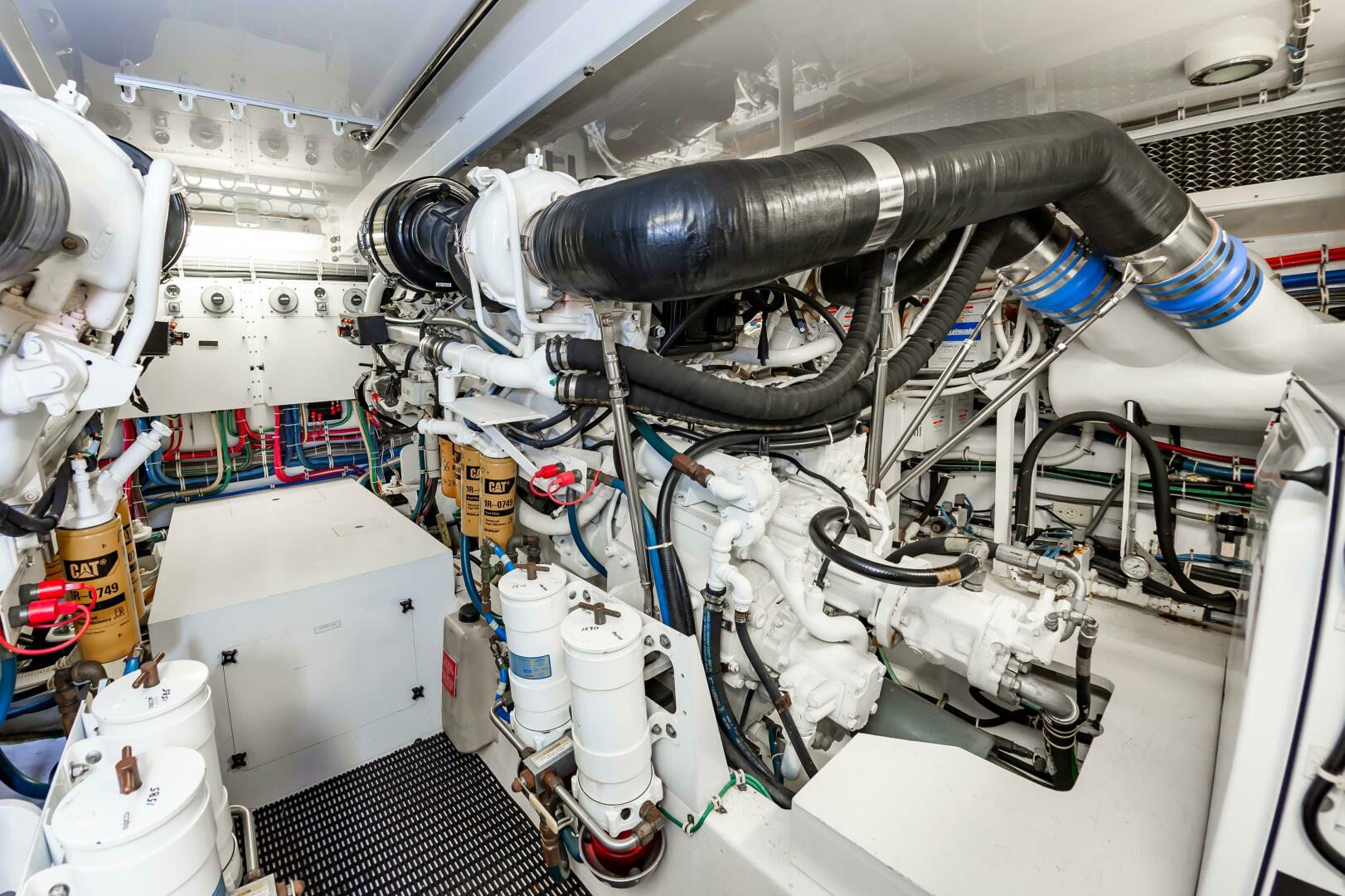 Slide: The Image of Hatteras 64 Motor Yacht 2007 - 4784819