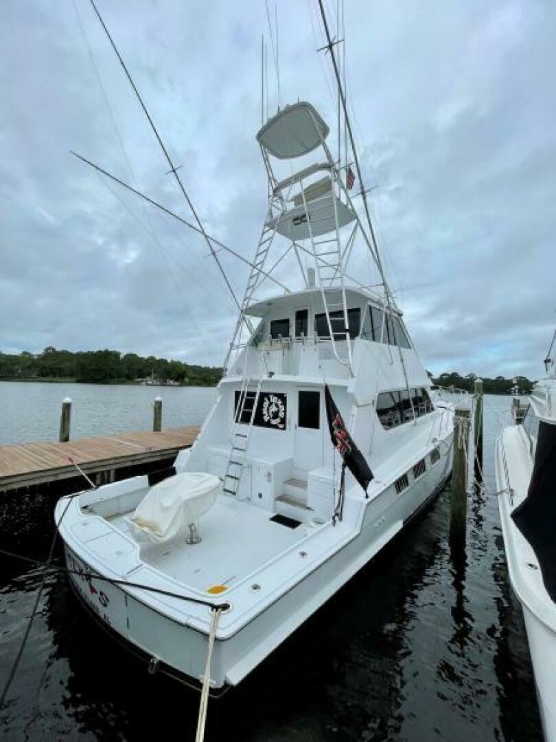 Slide: The Image of 1998 Hatteras 65 Sportfish Transom - 4928864