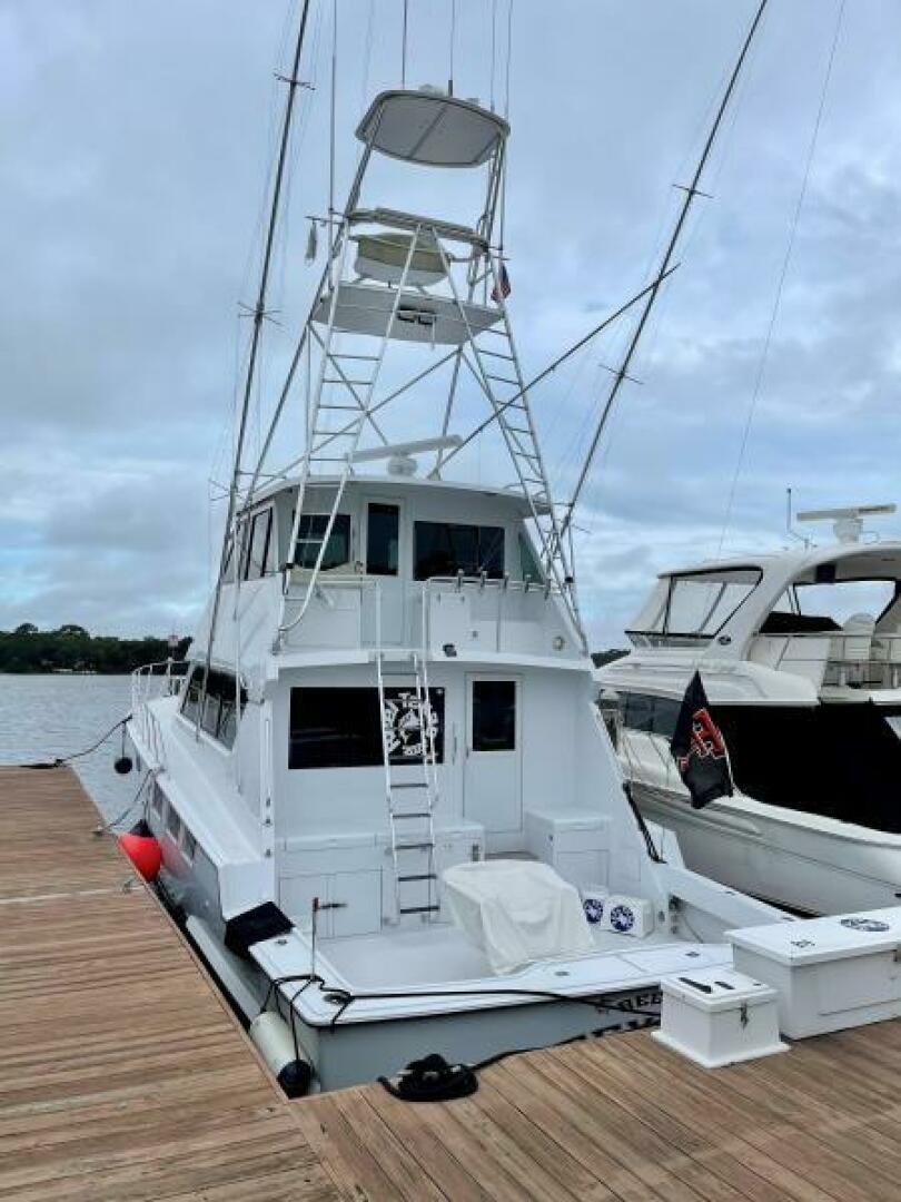 Slide: The Image of 1998 Hatteras 65 Sportfish Transom 1 - 4928865