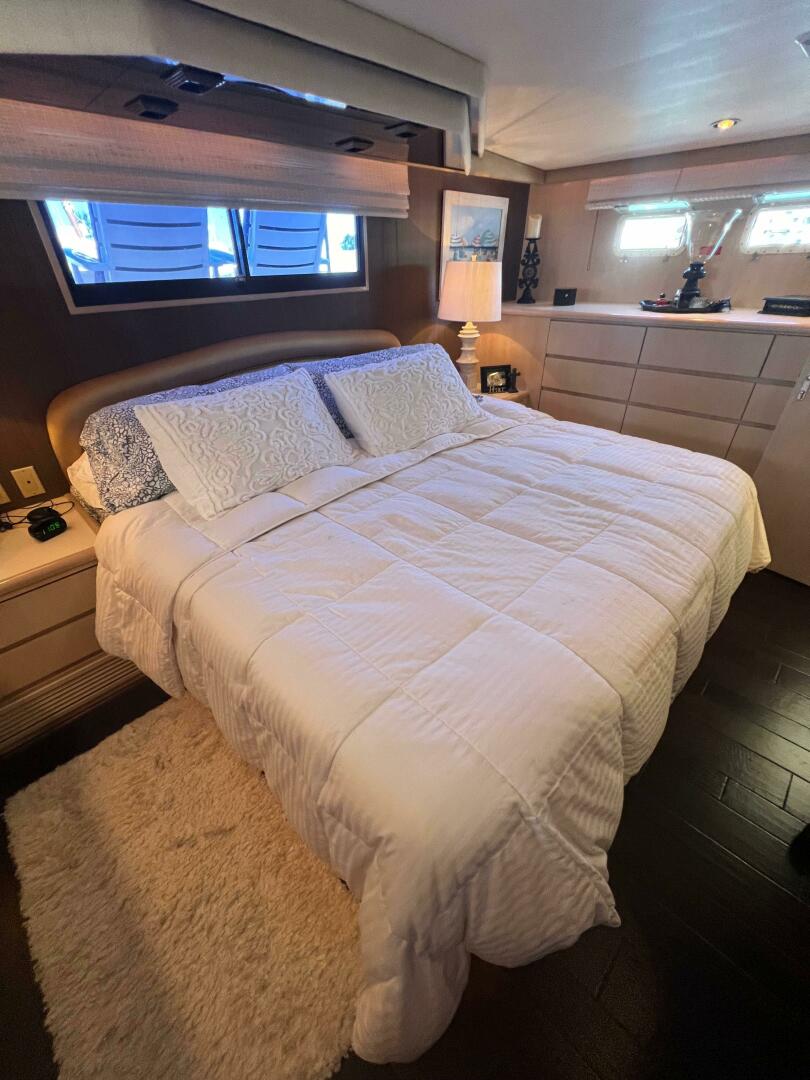 Slide: The Image of Hatteras 67 Extended Deckhouse 1993 - 4757751