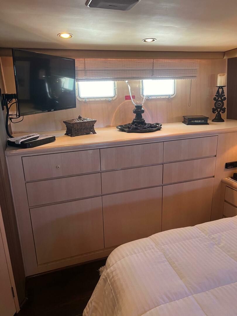 Slide: The Image of Hatteras 67 Extended Deckhouse 1993 - 4757759