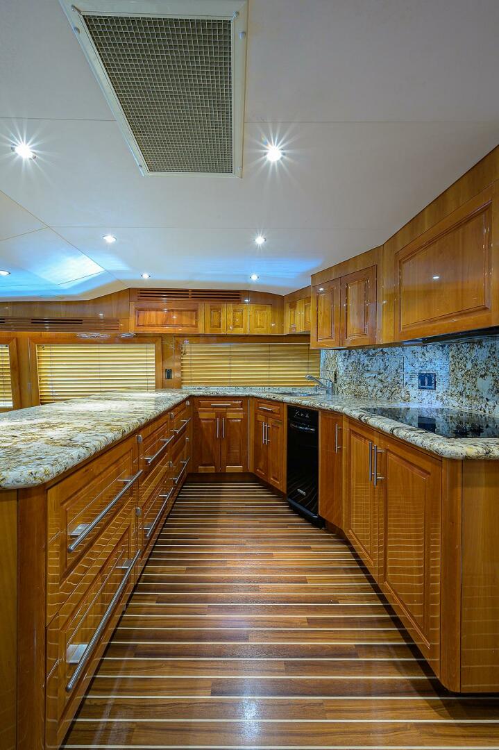 Slide: The Image of Hatteras 68 Convertible 2006 - 4189686