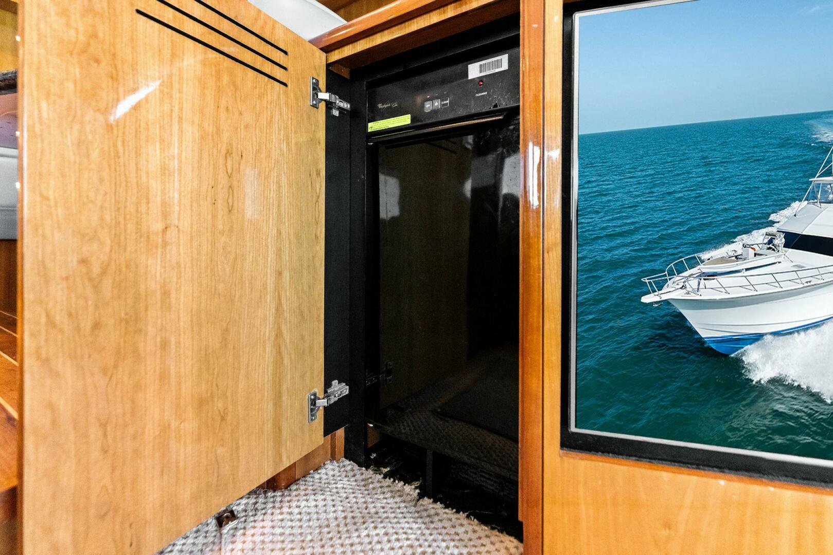 Slide: The Image of 2006 Hatteras 68 CNV Big Game - 5513403