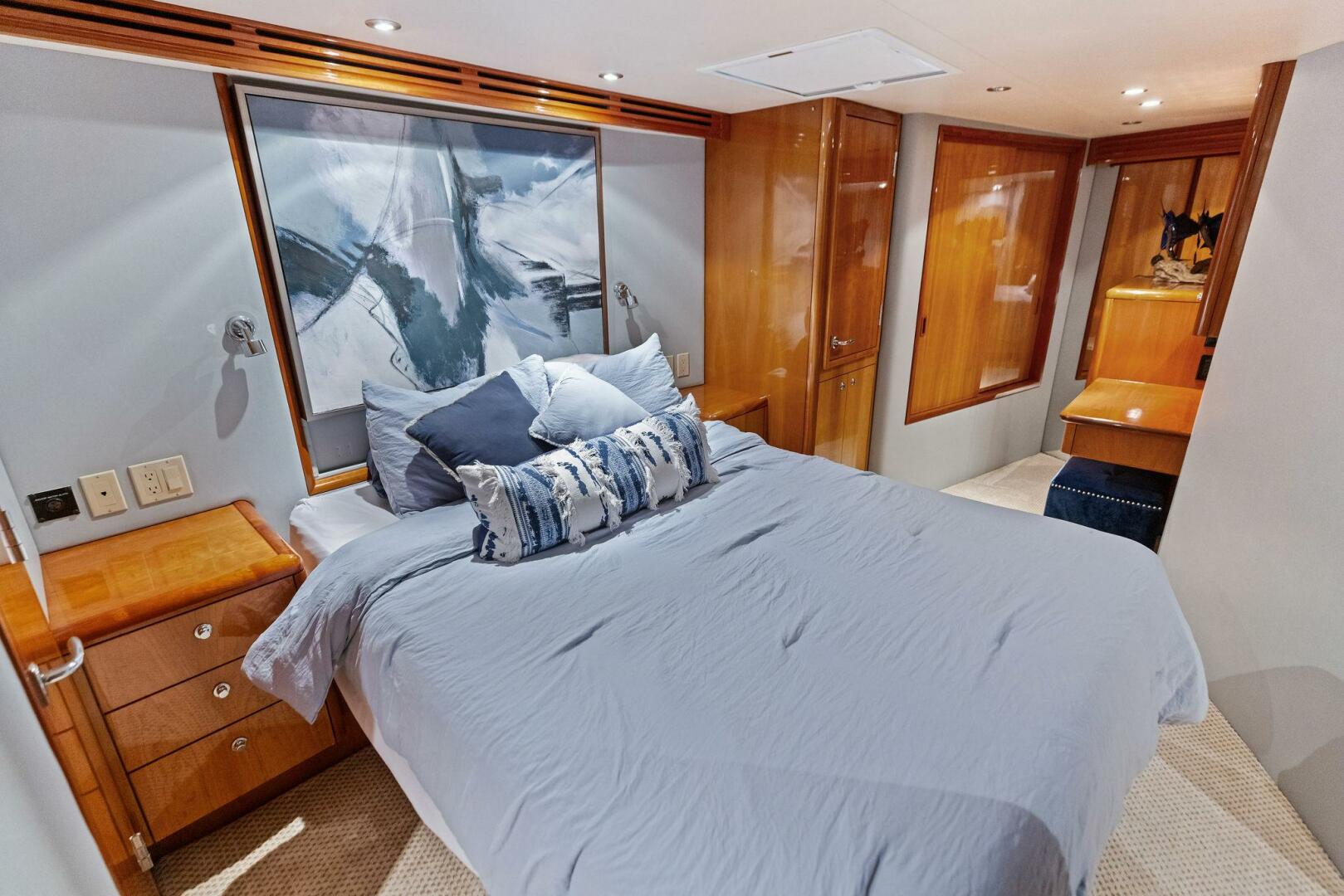 Slide: The Image of 2006 Hatteras 68 CNV Big Game - 5513412