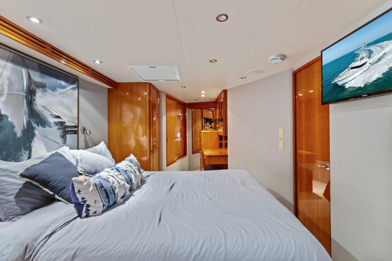 Slide: The Image of 2006 Hatteras 68 CNV Big Game - 5513416