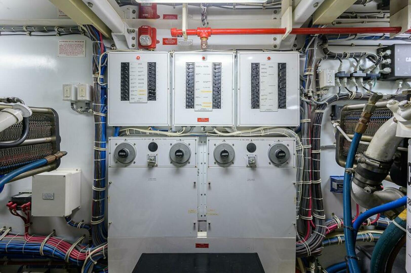 Slide: The Image of Hatteras 68 Convertible 2006 - 5340160