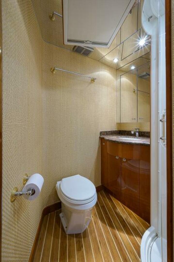 Slide: The Image of Hatteras 68 Convertible 2006 - 5340176