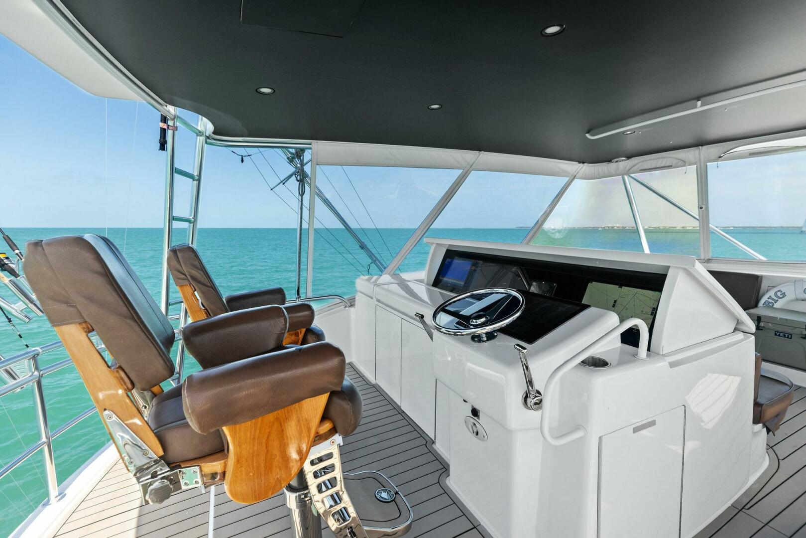 Slide: The Image of 2006 Hatteras 68 CNV Big Game Flybridge - 5513376