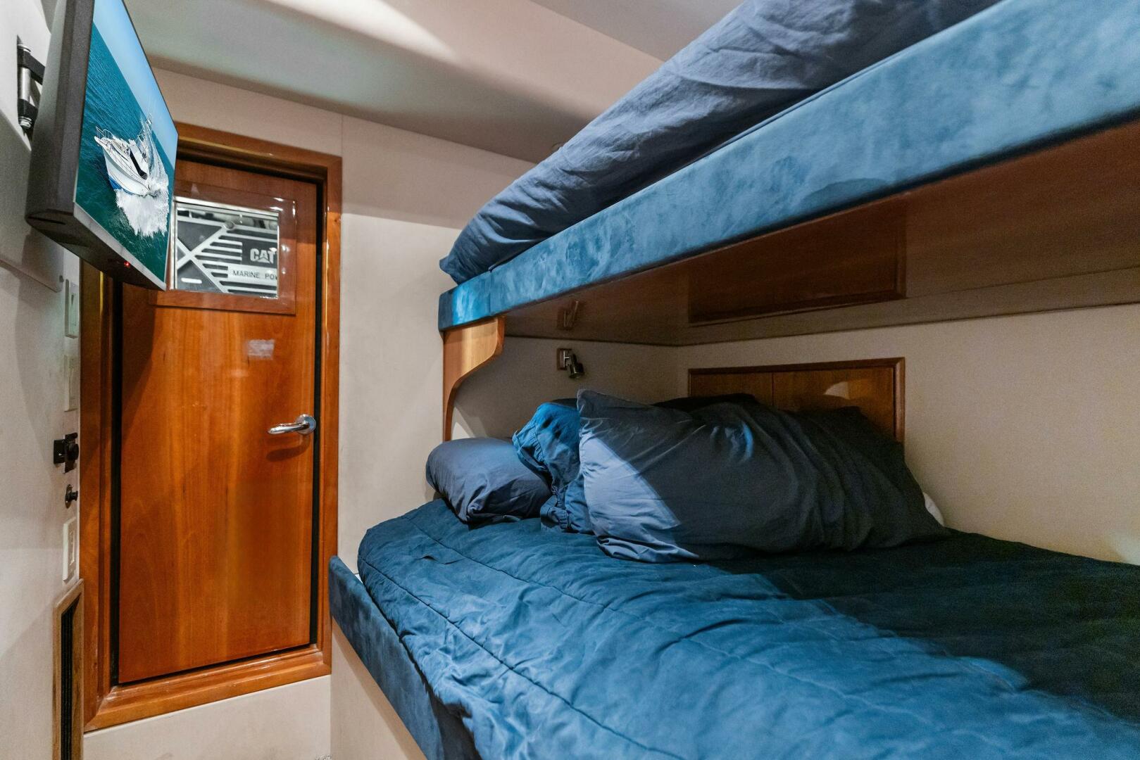 Slide: The Image of 2006 Hatteras 68 CNV Big Game - 5513432