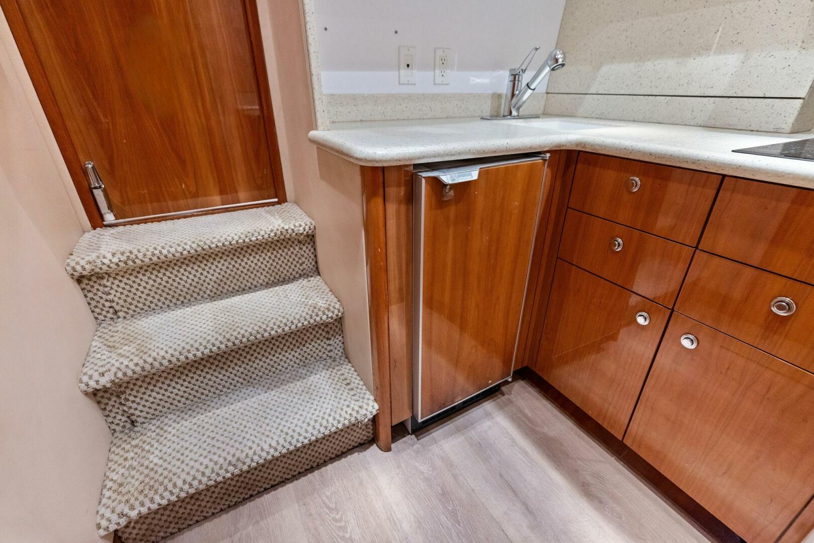 Slide: The Image of 2006 Hatteras 68 CNV Big Game - 5513435