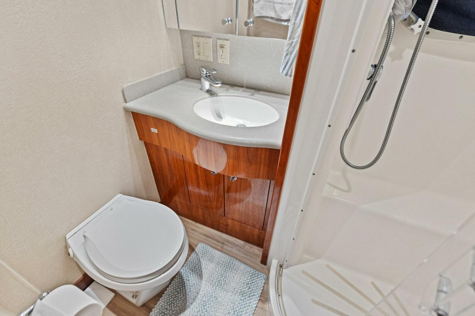 Slide: The Image of 2006 Hatteras 68 CNV Big Game - 5513437