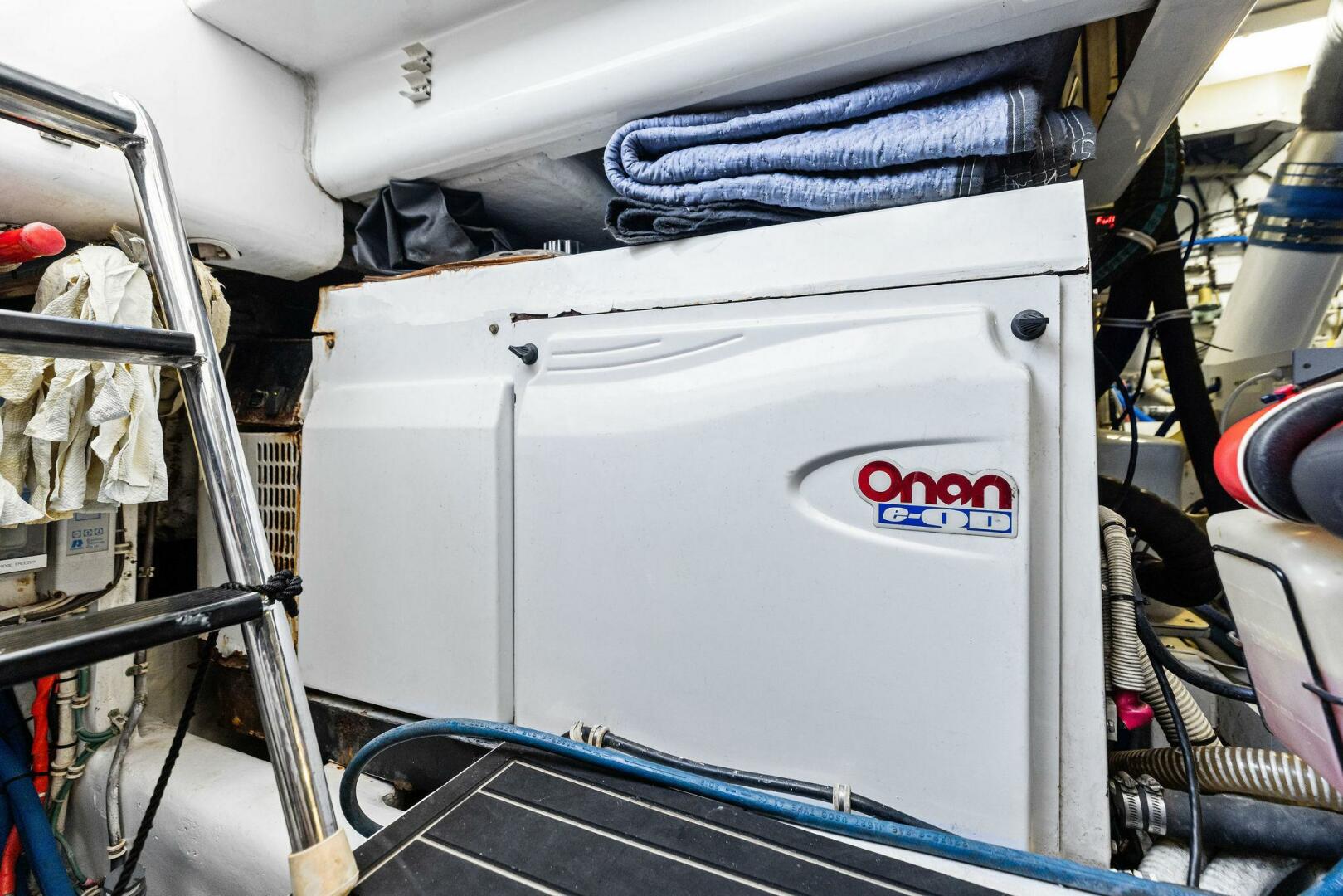 Slide: The Image of 2006 Hatteras 68 CNV Big Game - 5513443