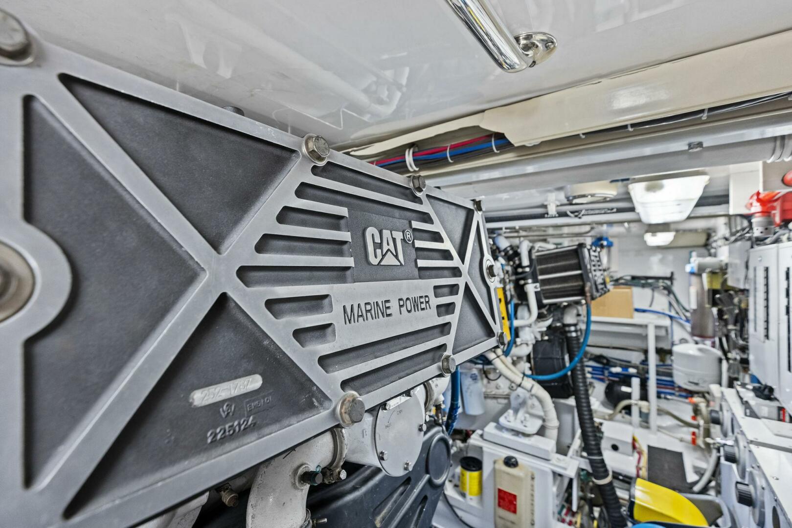 Slide: The Image of 2006 Hatteras 68 CNV Big Game - 5513445