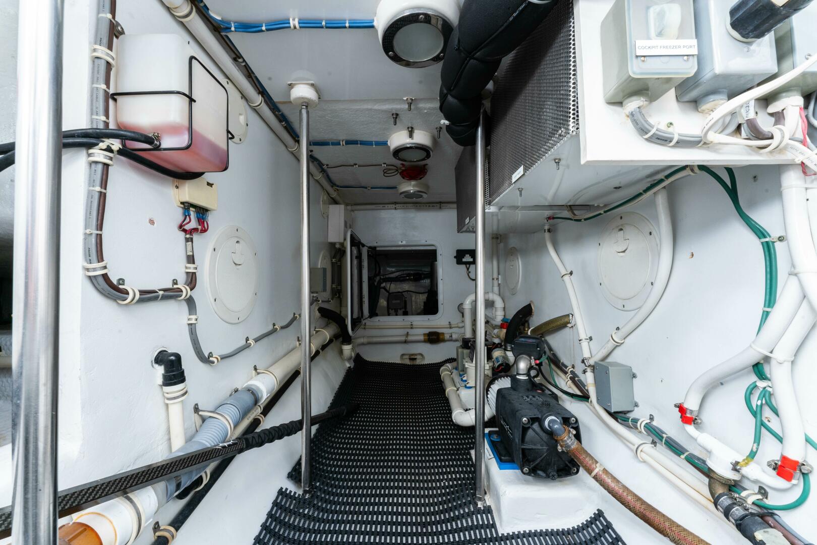 Slide: The Image of 2006 Hatteras 68 Enclosed Bridge Dr. Dark - 31