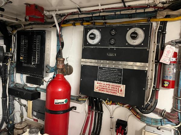 Slide: The Image of Hatteras 70 Cockpit Motor Yacht 1986 - 52