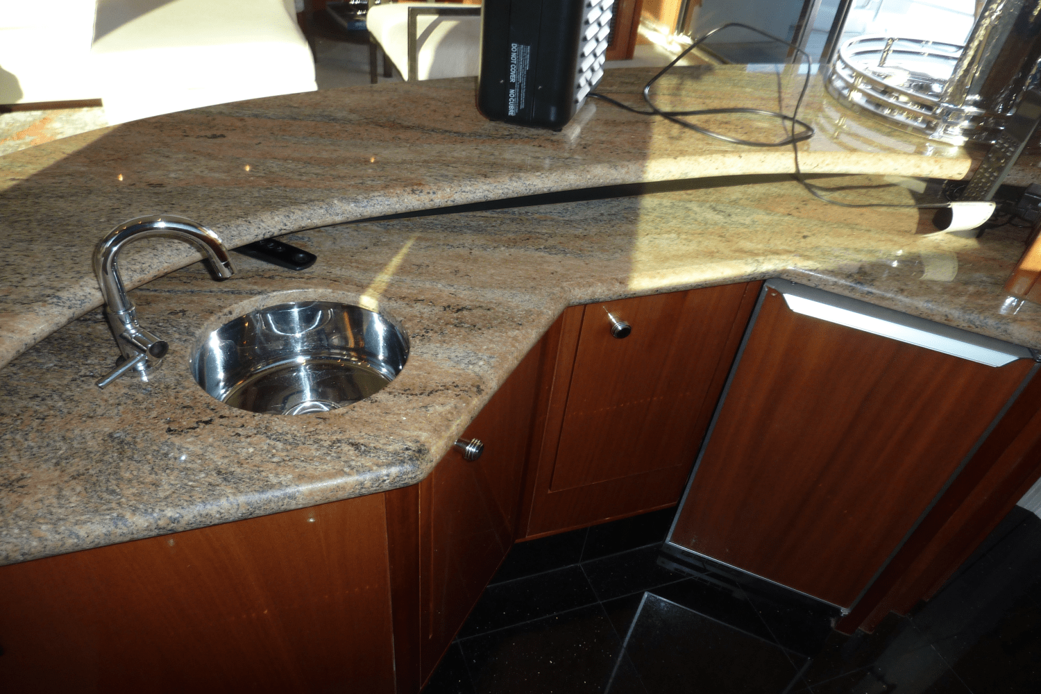 Slide: The Image of Hatteras 72 MOTOR YACHT 2008 - 11