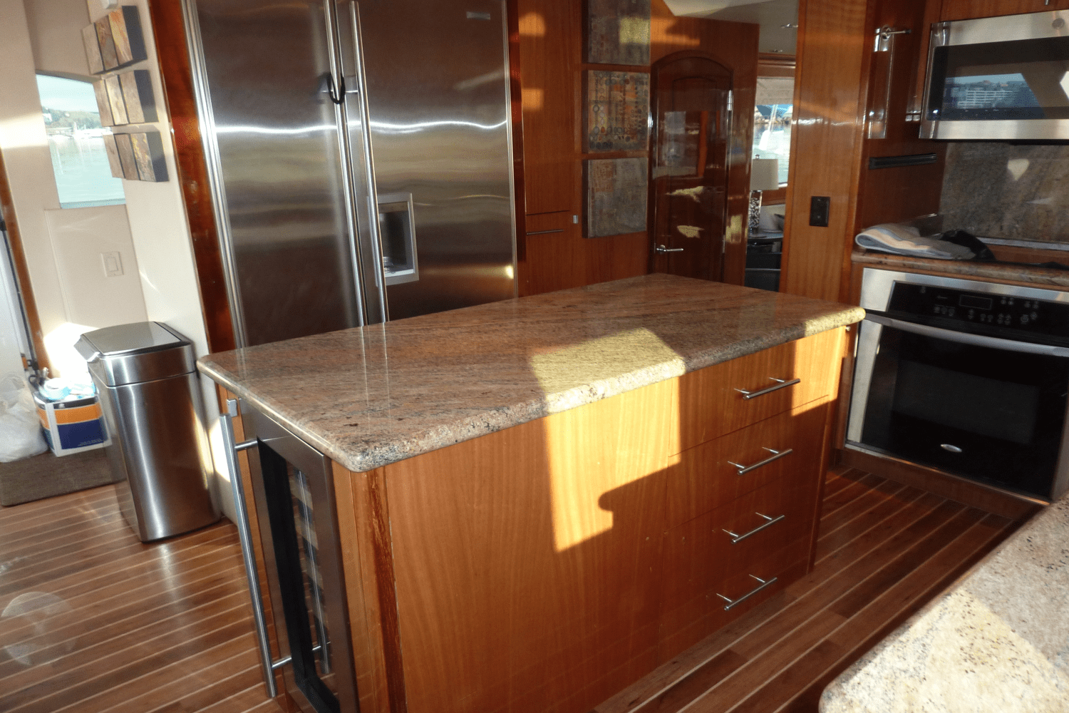 Slide: The Image of Hatteras 72 MOTOR YACHT 2008 - 17