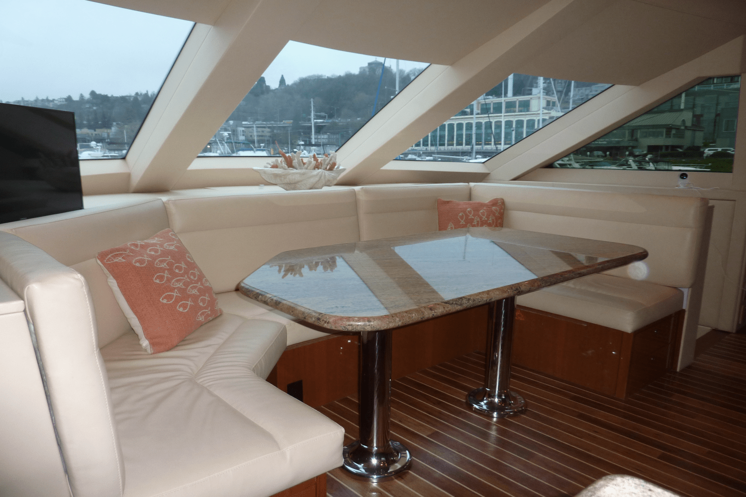 Slide: The Image of Hatteras 72 MOTOR YACHT 2008 - 19