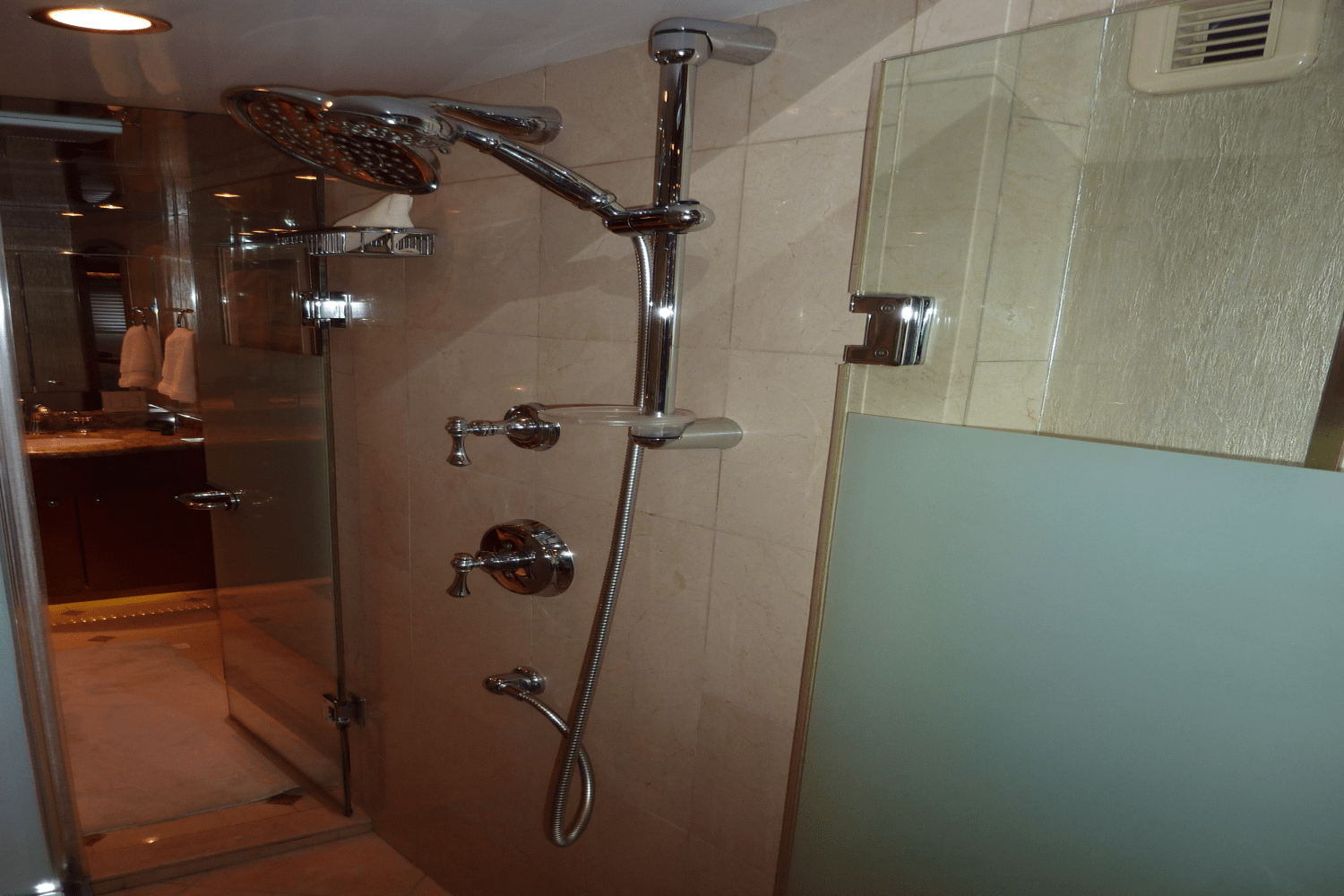 Slide: The Image of Hatteras 72 MOTOR YACHT 2008 - 27