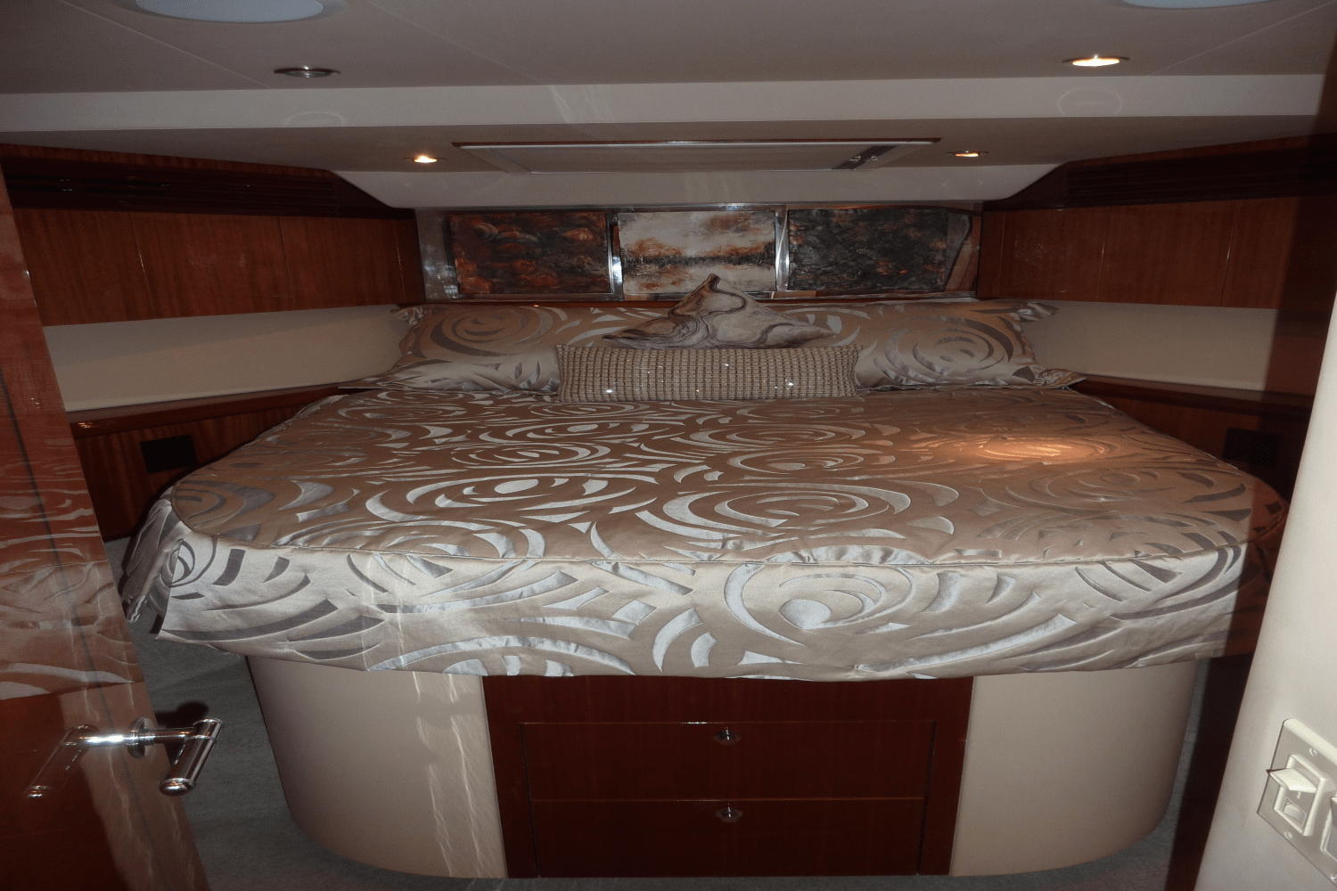 Slide: The Image of Hatteras 72 MOTOR YACHT 2008 - 34