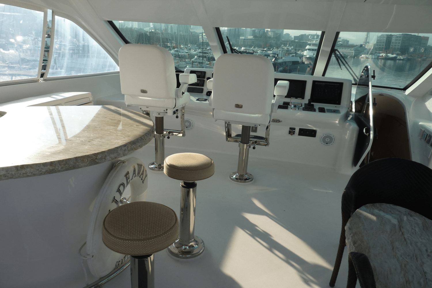 Slide: The Image of Hatteras 72 MOTOR YACHT 2008 - 37