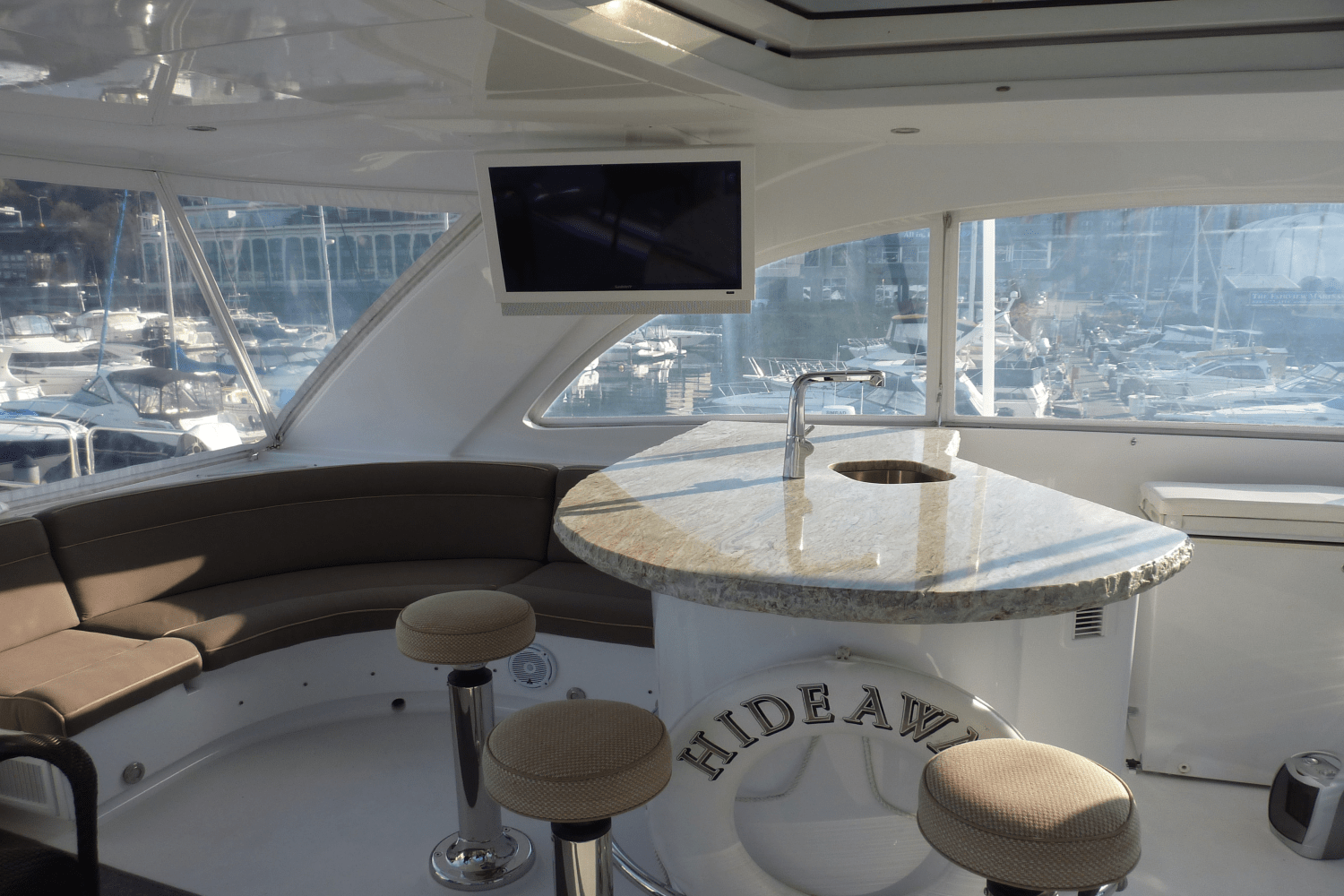 Slide: The Image of Hatteras 72 MOTOR YACHT 2008 - 40